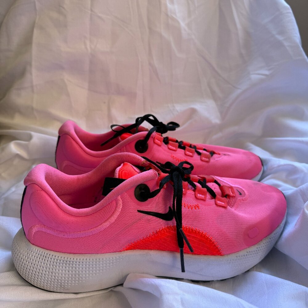 Nike React Escape Run Pink Glow CV3817-601 Size 8 | Lightly Worn